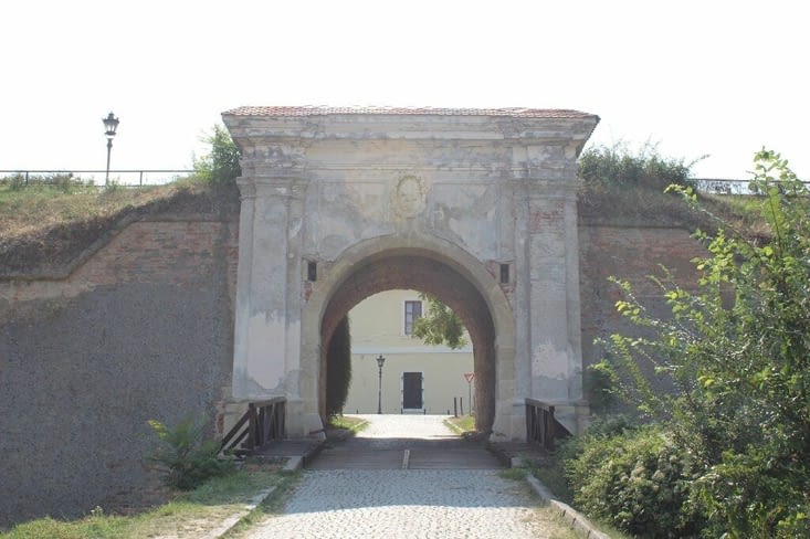Une des portes d'entrée de la forteresse