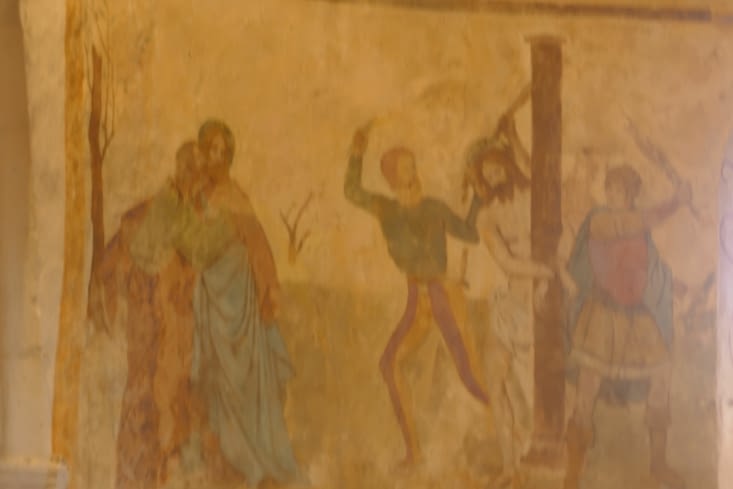 Mais uniquement visibles par un sas en verre. Impossible de rentrer dans l'église