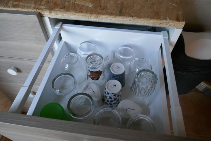 Vaisselle à dispo de tout le monde