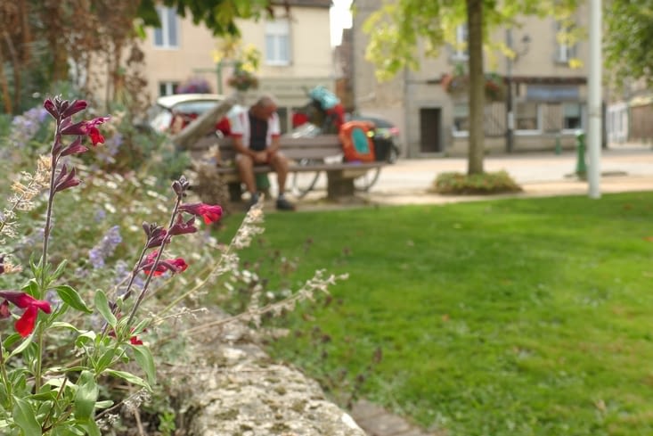 Avec des effets de flou... on ne le voit pas manger 🤣