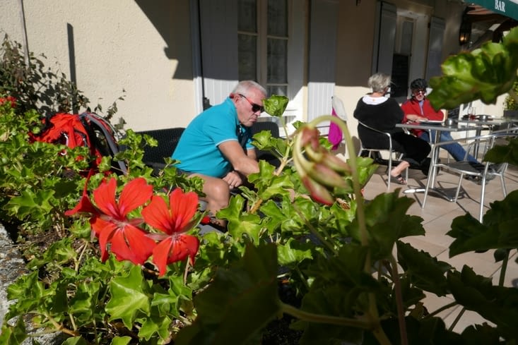 Maintenant je le cache lorsqu'il mange 🤣