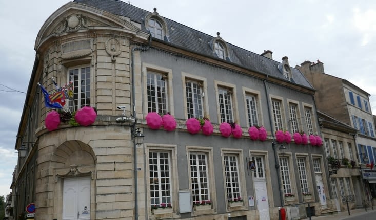 L'Hôtel de ville, aux couleurs d'Octobre rose