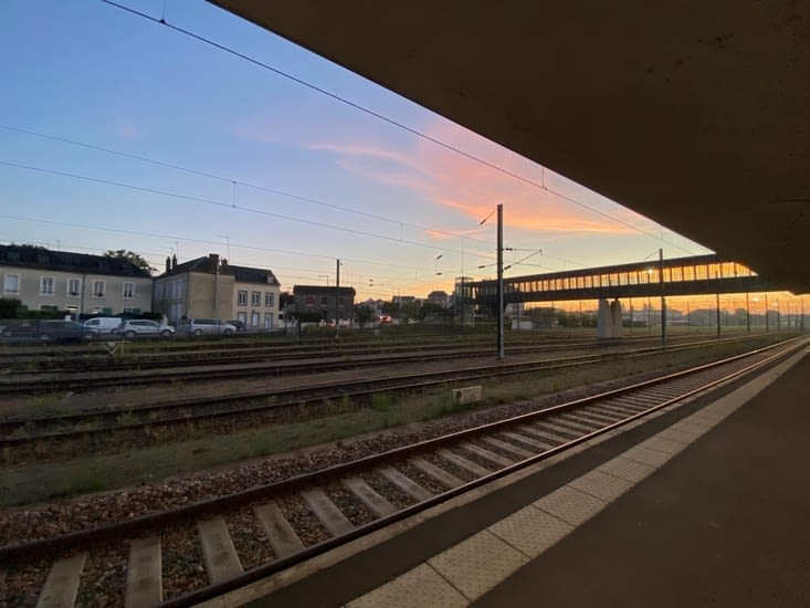 Départ de la gare de Nantes au petit matin...