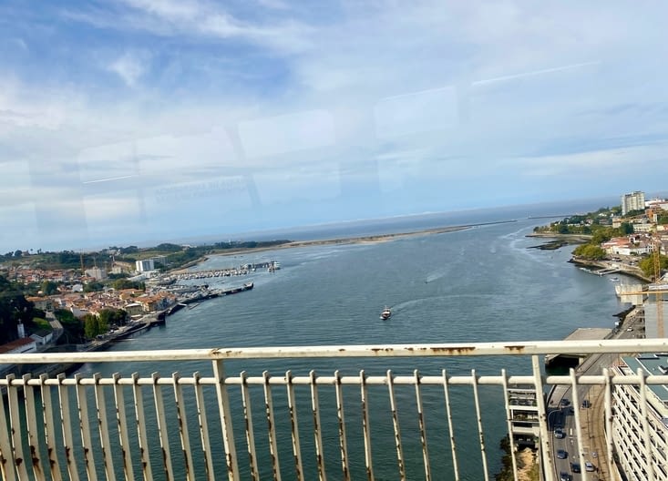Vue sur Foz do Douro... et Afurada sur la rive Gauche...