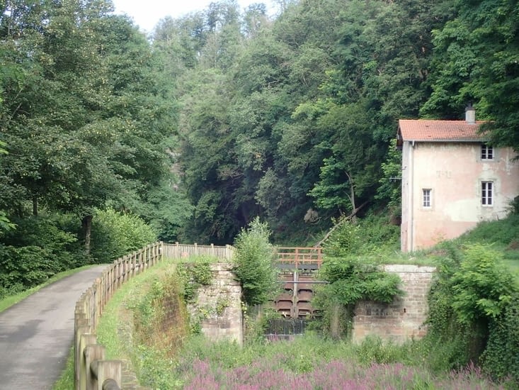 Et une troisième...