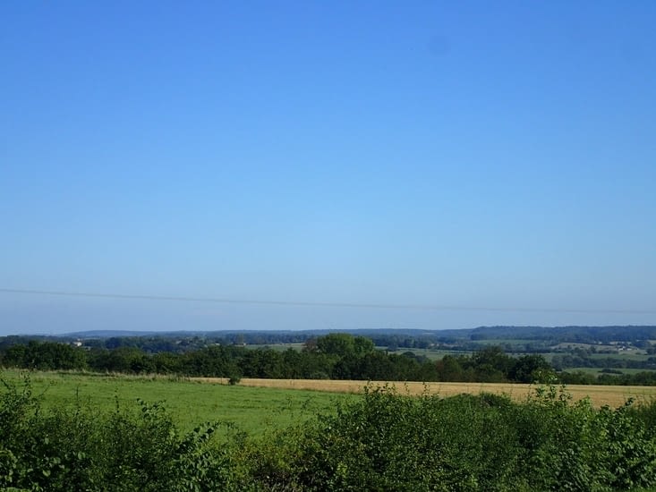 Et au loin, la forêt de Sibny-L’Abbaye.