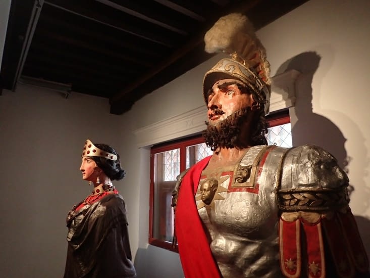 Reuze-Papa et Reuze-Manan, les Géants de Cassel.