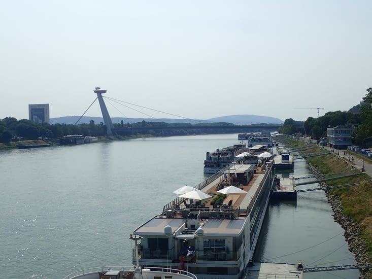 Danubo en Bratislavo.