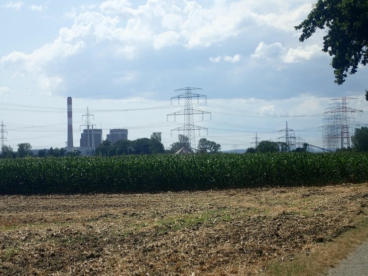 La mortnaskita nuklea centralo en Zwentendorf.
