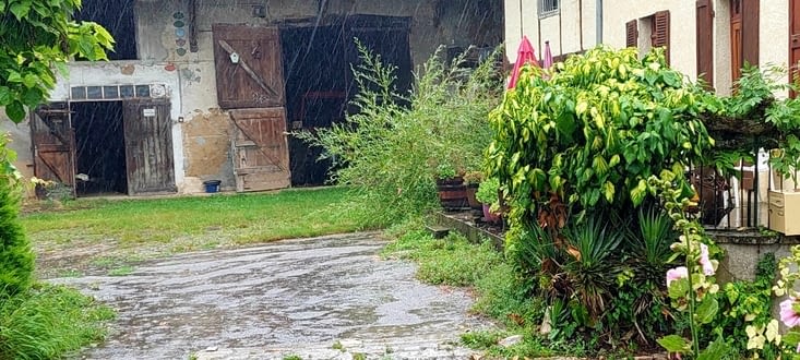 Un four à pain me sert d'abri...