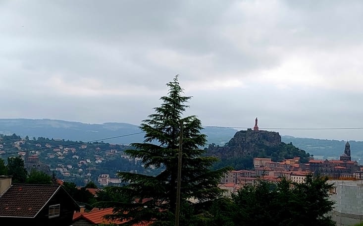 'Petite grimpette pour se mettre en jambes et quitter Le Puy