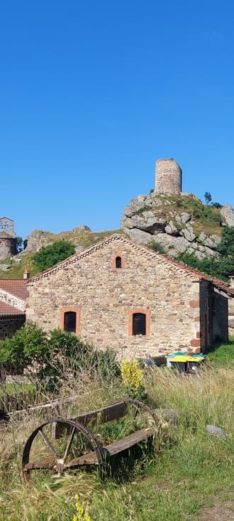 Rochegude, sa  tour de l'ancien château, seul vestige