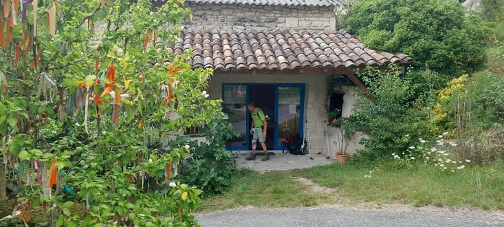 Arrivée à l'étape bleue, sous la pluie,  mais ça se lève,  demain il fera