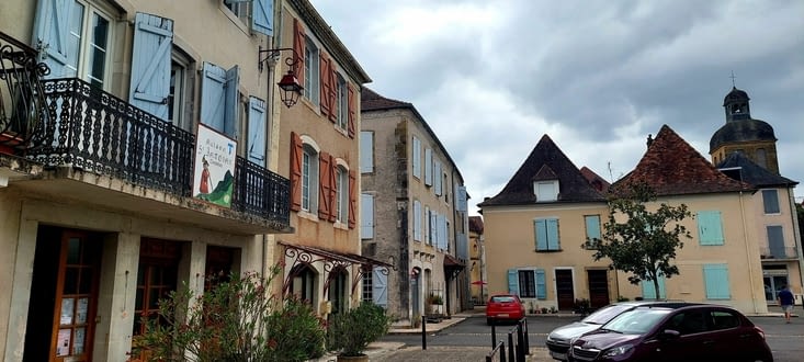 Navarrenx est vraiment une belle bourgade,  fortifiée, l'après midi de passe à la visiter