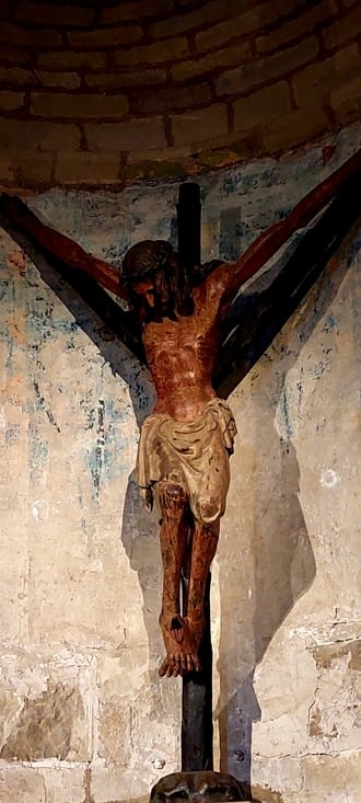 Le crucifix gothique de Puente la Reina, en forme d'y grec