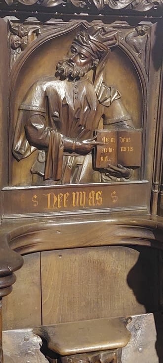 J'aurais pu photographier chacune des stalles.... et il y en avait...