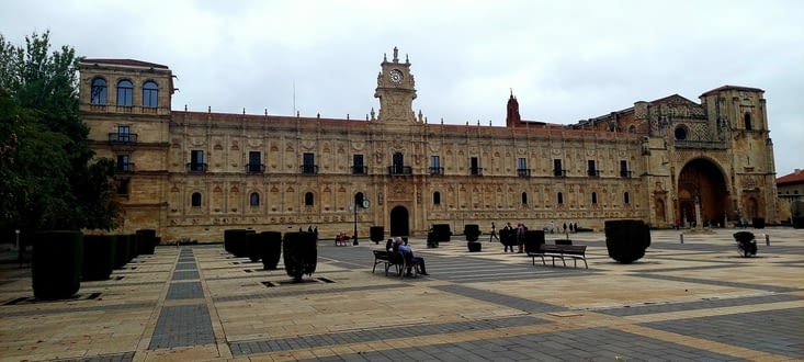 Visite en ville, palais San Marco, d'abord hôpital, puis gîte,