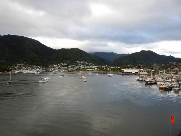 Embarquement sur le ferry pour rejoindre l'ile du nord.