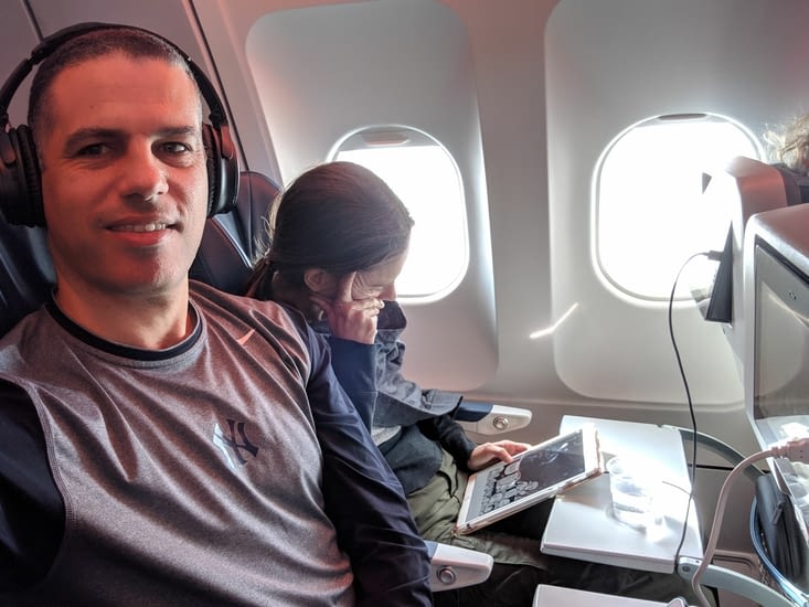 Biens dans l'avion, personne derrière nous !