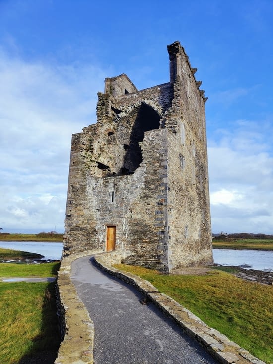 Carrigafoyle castle