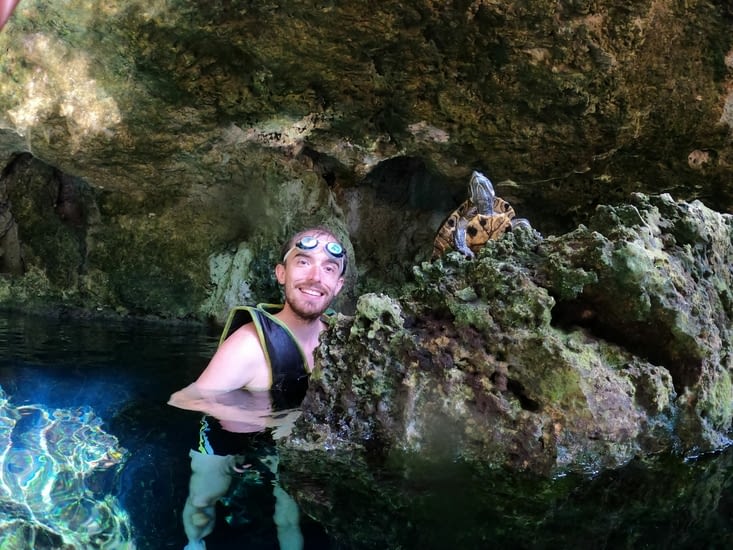 Benjamin et une tortue