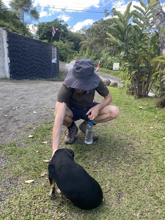 Benjamin toujours à se faire des copains