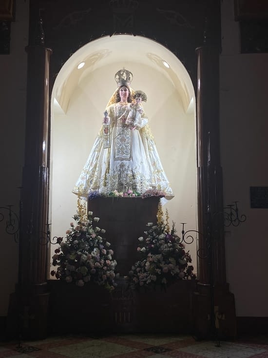 Des figures magnifiquement décorées