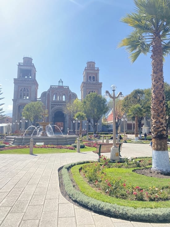 La place centrale de Huaraz