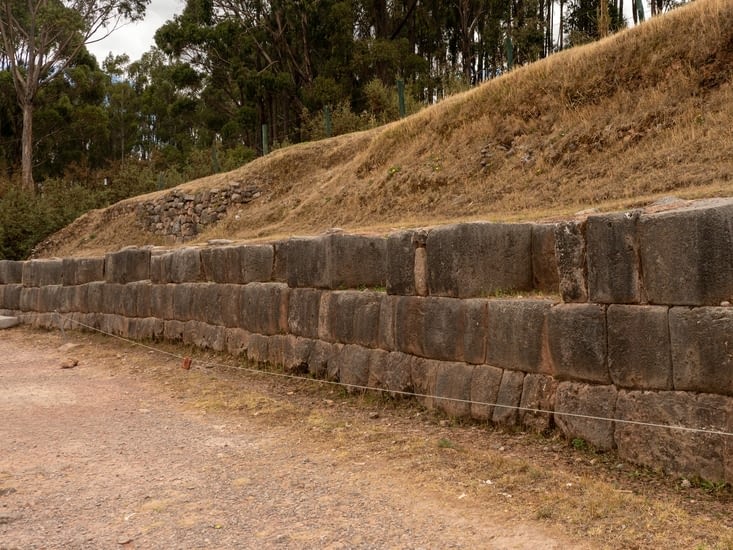 Le bord de l’amphithéatre est composé de niches.