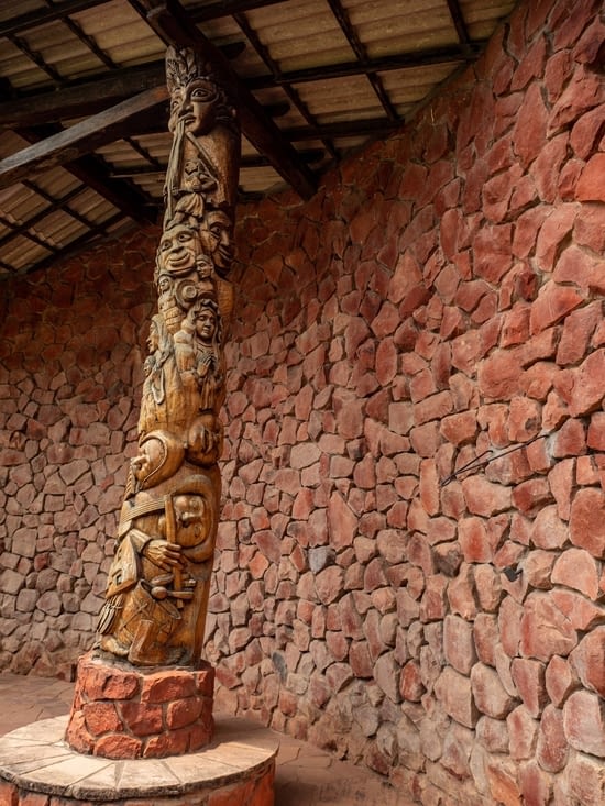 Les poteaux le sont aussi