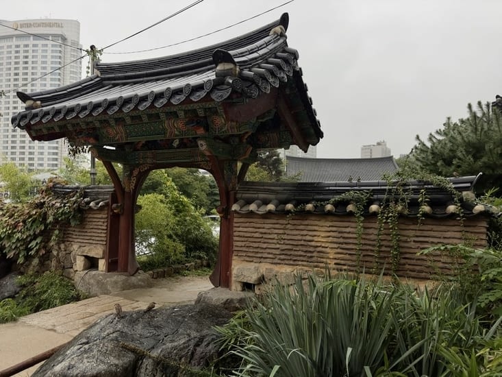 L’accès depuis le parking