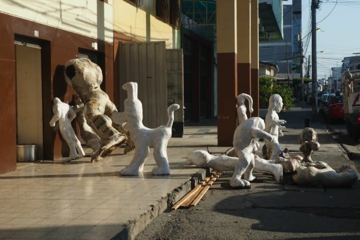 Sculpture en papier maché