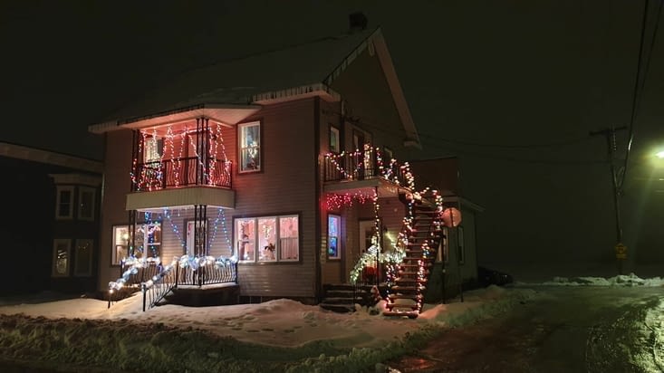 Ici aussi on aime décorer sa maison pour Noël