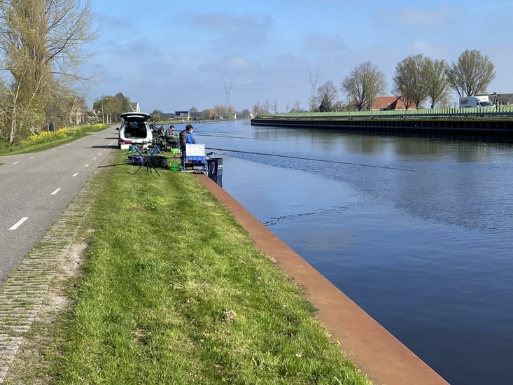 Et les pécheurs qui indiquent que les hérons ne sont pas là pour rien !