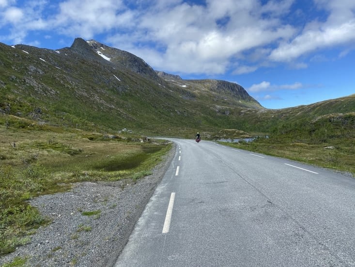 …. de faire un détour vers le village île de Husøy.