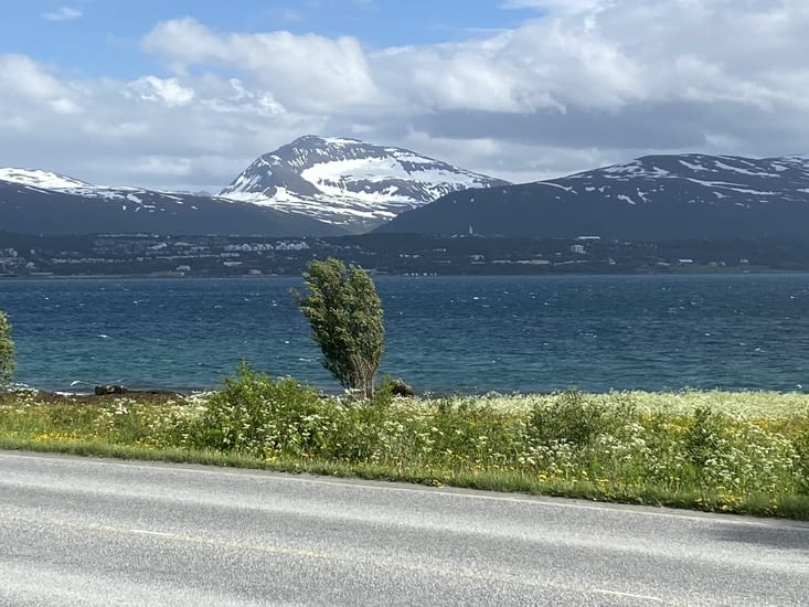Et finalement nous descendons sur Tromsø.