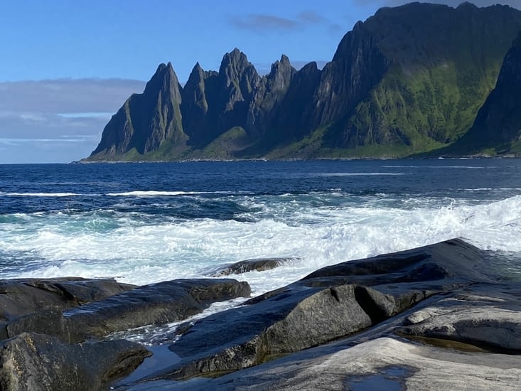 Le bord de mer est fascinant.