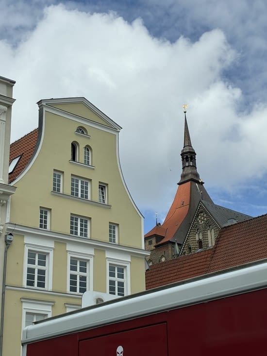 Rostock : ville portuaire allemande plutôt placide d’apparence…