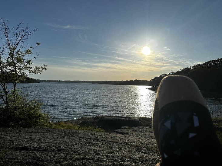 Fin de journée au bord du lac : le rideau peut tomber.