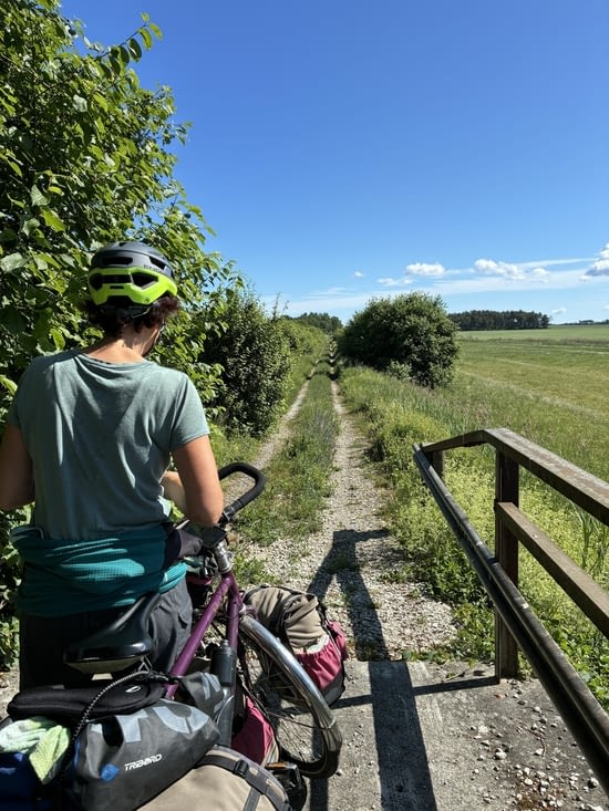 Mais nous retrouvons bientôt des chemins qui nous conviennent et nous plaisent mieux