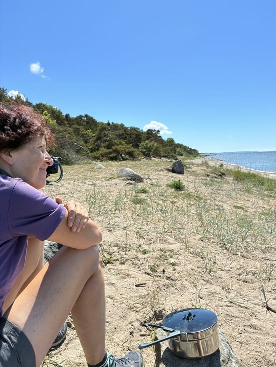 Début d’après-midi : dernier pique-nique sur l’île, en bord de mer.