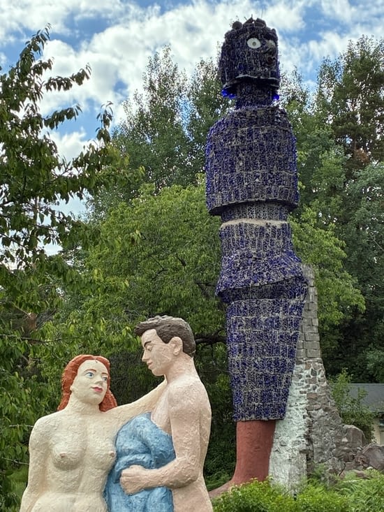 Un dieu scandinave veille sur l’amour de ces deux là.
