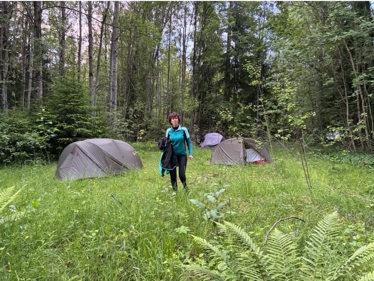 Et c’est l’heure du bivouac en forêt.