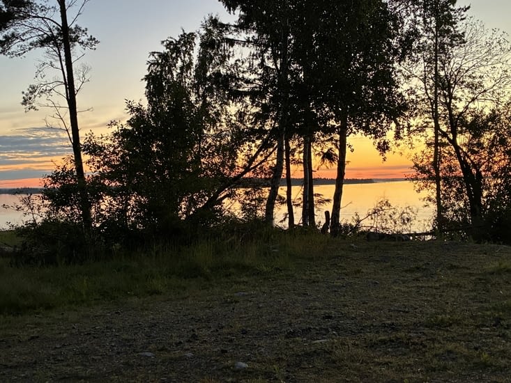 Il est 2h du matin… Si le soleil se couche encore, la lumière ne disparaît plus du tout.