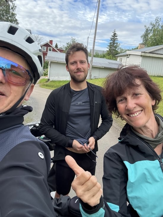 Le lendemain matin Christine réenfourche le vélo.