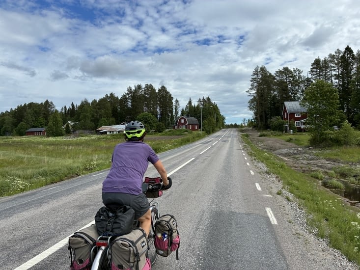 Sur des routes toujours aussi désertes.
