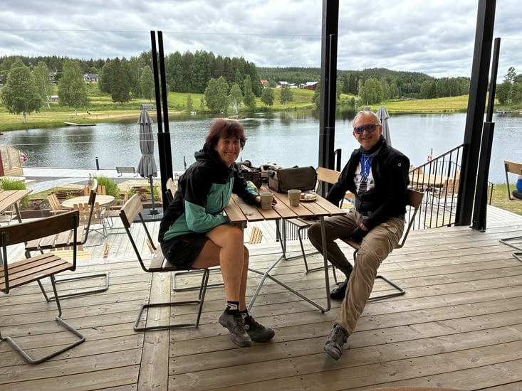 14h : pause repas au bord du joli lac de Bygdeträsket.