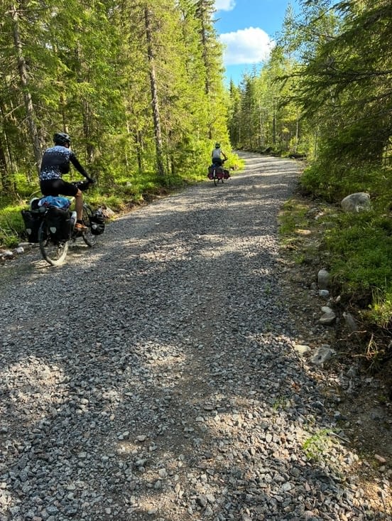 Avec des chemins caillouteux…
