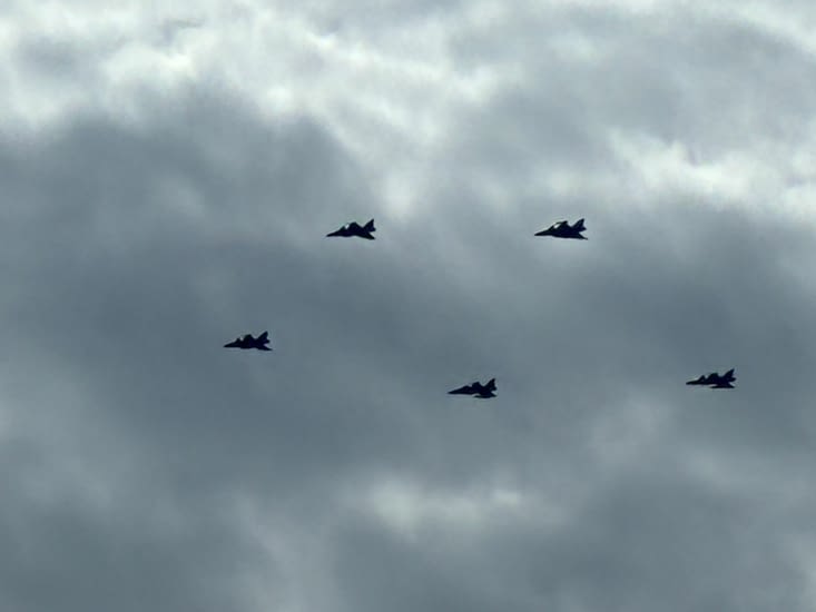 Et tout cela est salué par les avions de l’OTAN.