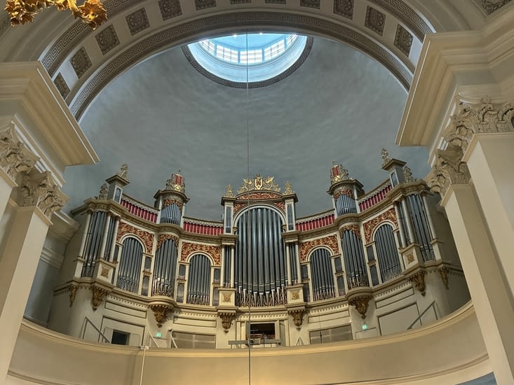 … et l’orgue